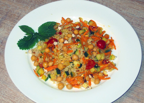 insalata-quinoa-ceci-piatto